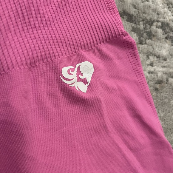 Women’s Best Seamless Leggings - Picture 3 of 4